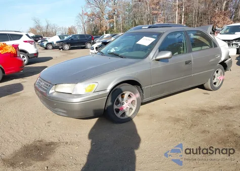 1997 Toyota Camry Xle V6 z USA, uszkodzony, nr VIN 4T1BF22K4VU001925